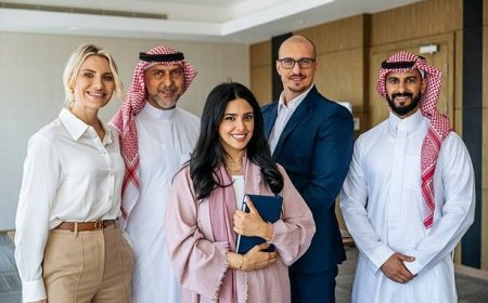 Saudi Arabia Unveils Bold Corporate Dress Code Proposal: Thawb for Nationals, Business Suits for Expats
