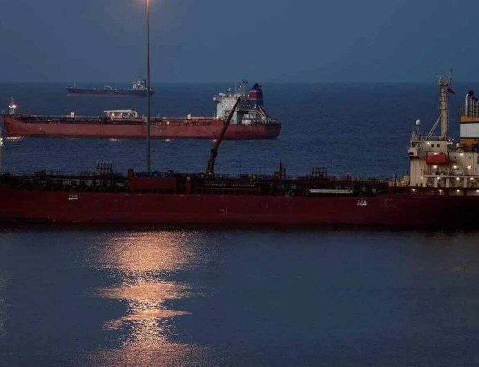 Saudi Crude Tanker Reaches Mumbai Port After Crossing Strait of Hormuz Amid Conflict