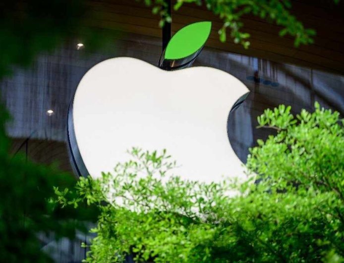 Green Milestone: Apple Hits Record 30% Recycled Materials, Advances 2030 Carbon Neutral Goal