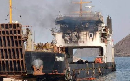Six Killed as Houthi Missiles Strike Cargo Ship in Bab Al-Mandeb Strait