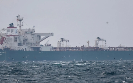 Mediators Race to Save US-Iran Talks as Strait of Hormuz Deadline Looms