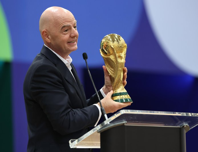 Arab Federations Back FIFA's Infantino Amid Revolt