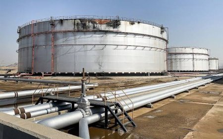 Aramco's Big Oil Discount Signals OPEC+ Tension