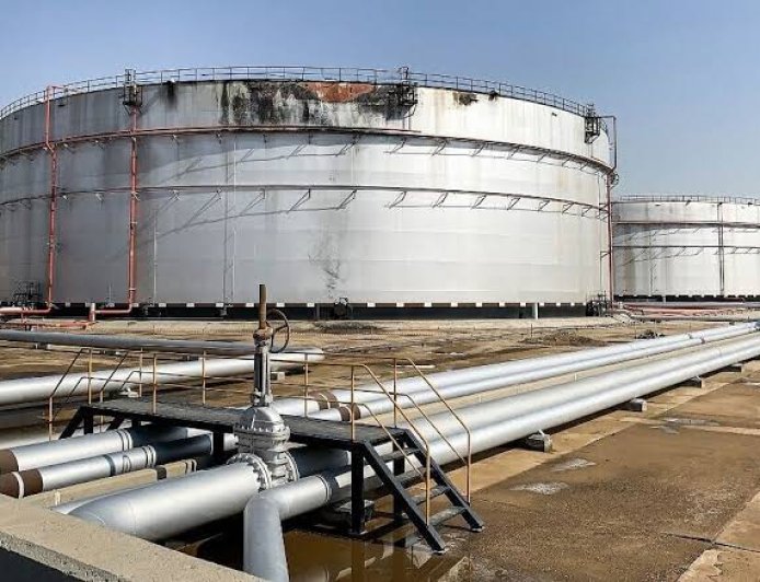 Aramco's Big Oil Discount Signals OPEC+ Tension